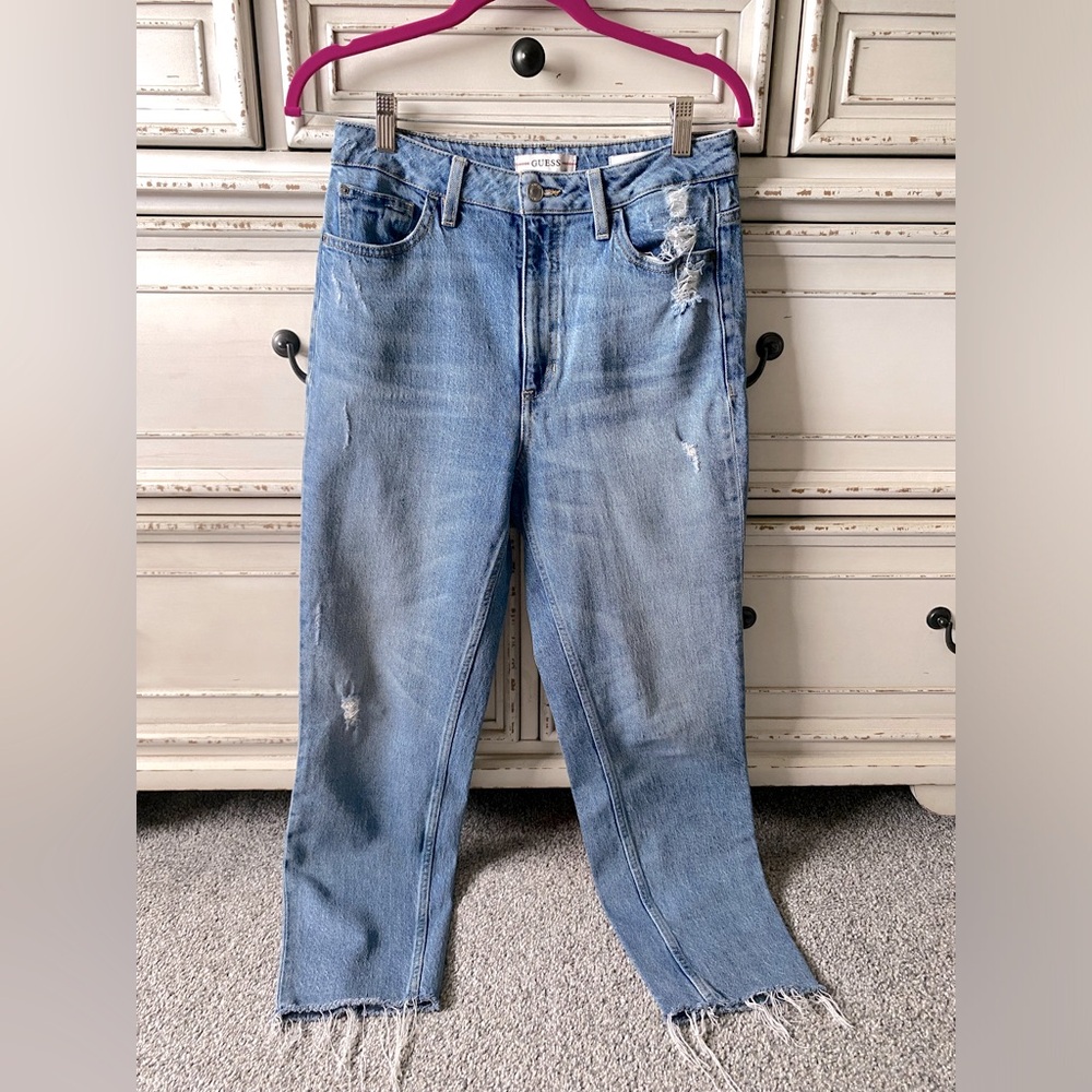 Guess High Waisted Mom Light Wash Distressed Women's Jeans (28)
